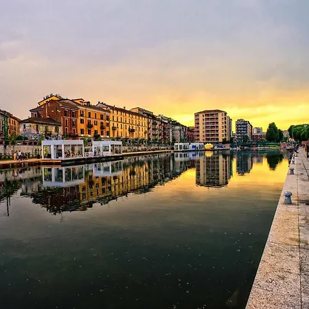 Ai Civici Di - Sartirana 5 * Milan